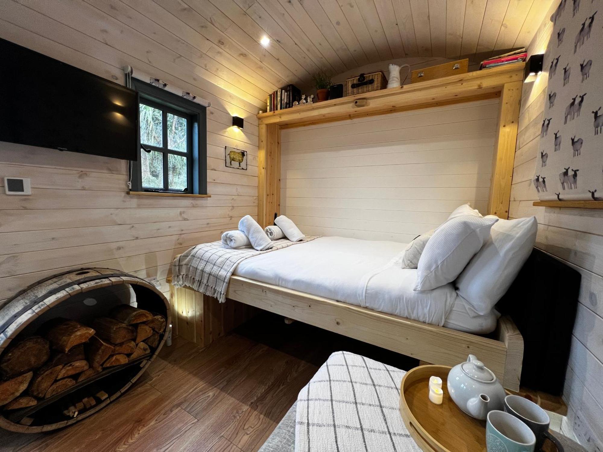 Mountain View Shepherd'S Hut For 2 Adults, 1 Dog Villa Llangoed Ngoại thất bức ảnh